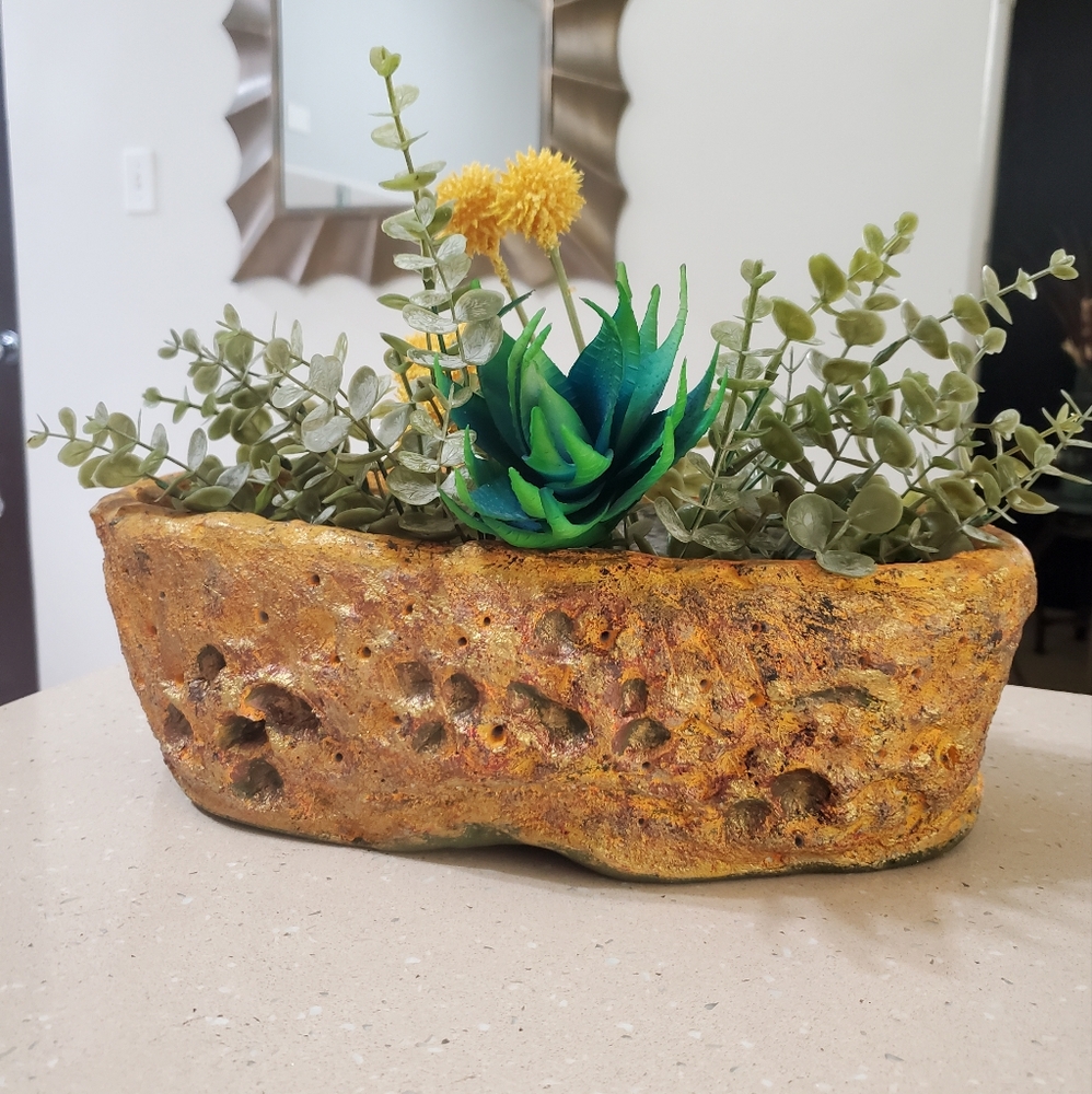 Oval Vase Decor